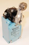 Show product details for LIMIT SWITCH, SINGLE POLE DOUBLE THROW, DOUBLE BREAK, HONEYWELL (SZL-WLD-A)